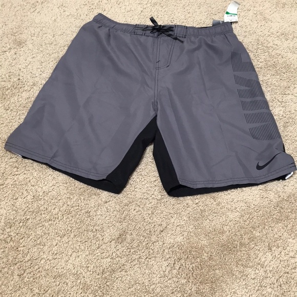 NWT! NIKE Size L men’s black with grey swim trunks